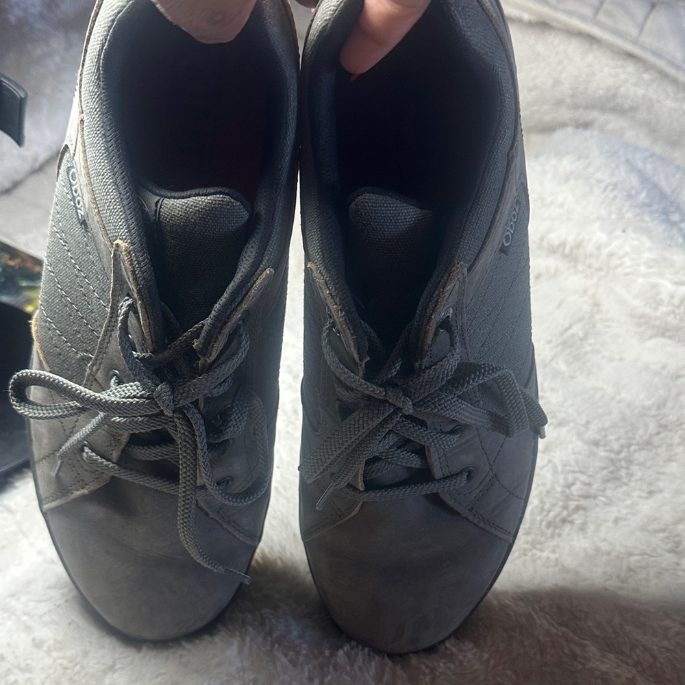 Oboz Charcoal Lace-Up Sneakers